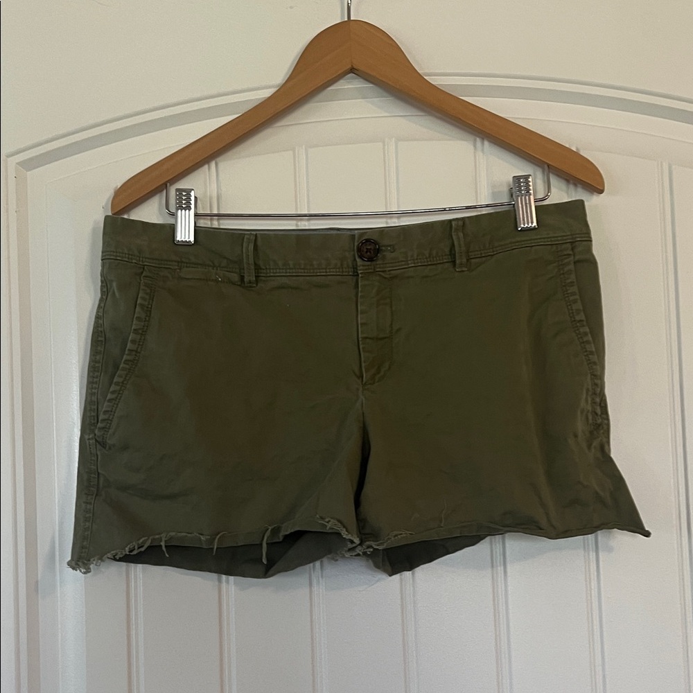 Banana Republic city chino cut off Shorts 8